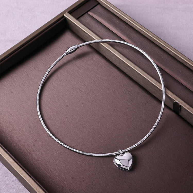 Heart-Shaped Pendant Necklace – Snake Chain Magnetic Clasp Elegant Jewelry