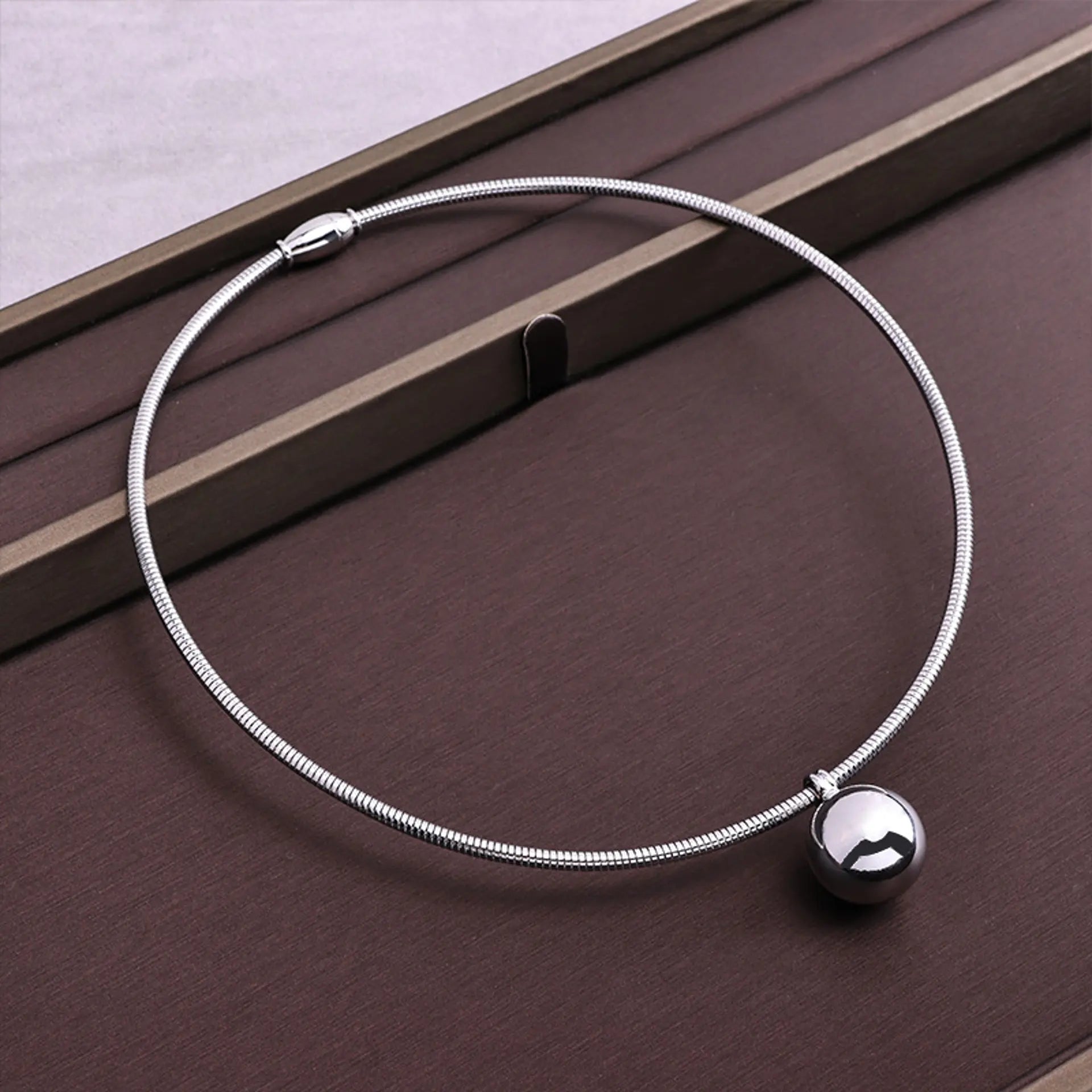 Heart-Shaped Pendant Necklace – Snake Chain Magnetic Clasp Elegant Jewelry