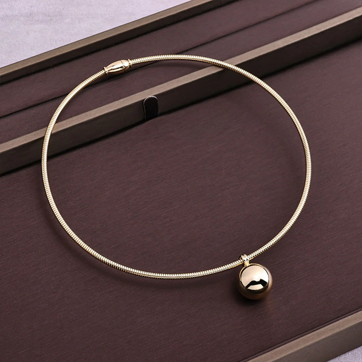 Heart-Shaped Pendant Necklace – Snake Chain Magnetic Clasp Elegant Jewelry